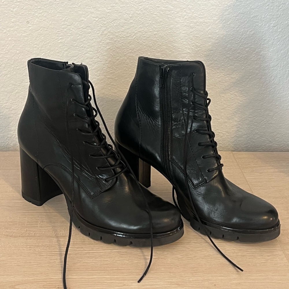 Paul green leather heel strapped boots